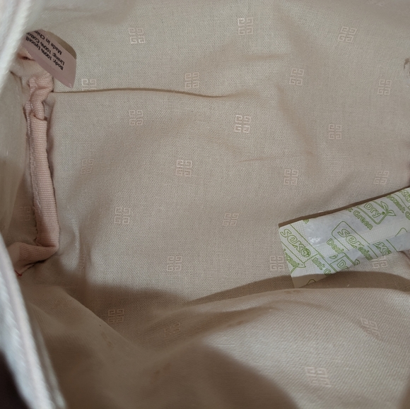 Givenchy - Picture 8 of 11